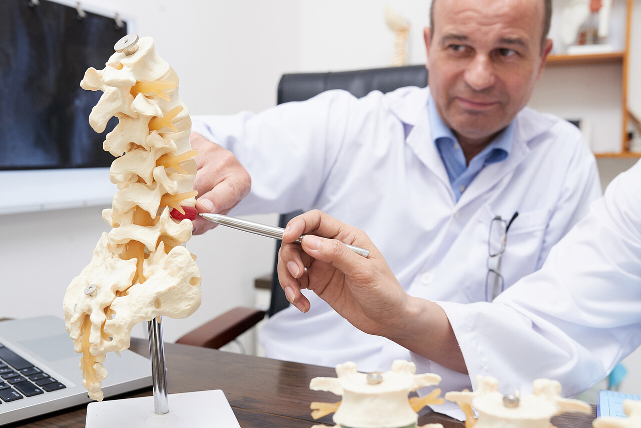 Osteoporoza - co to jest Przyczyny  objawy i leczenie tresc.jpg [219.28 KB]