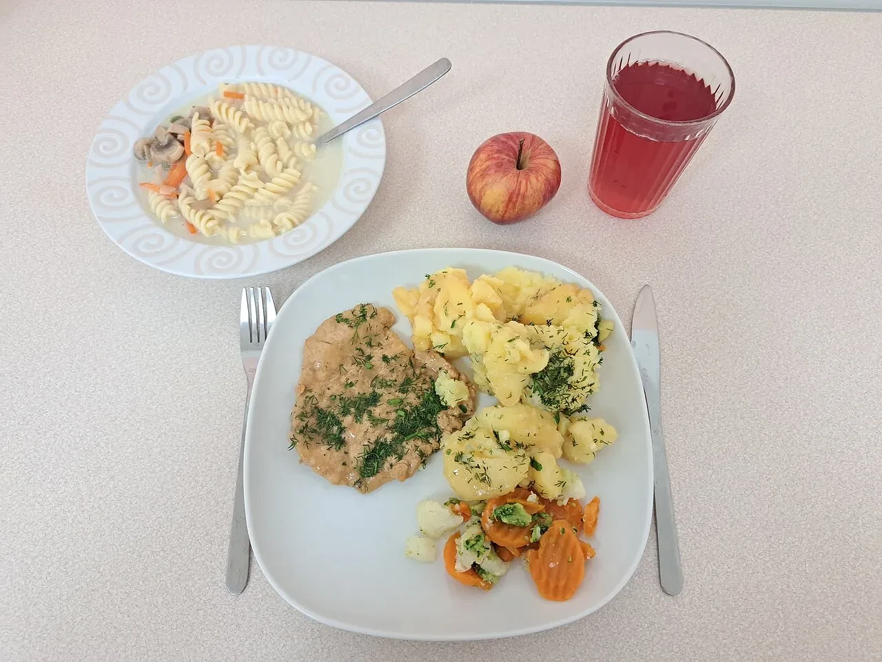 18-listopad-obiad-salve.webp [143.69 KB]