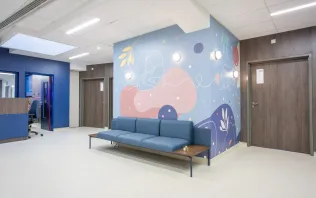 Oddział neonatologiczny w szpitalu Salve po remoncie